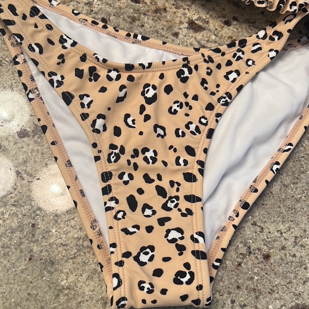 Leopard Bikini - Picture 2 of 6